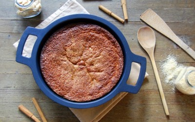 Cobbler (cake) of pears with crunchy cumble