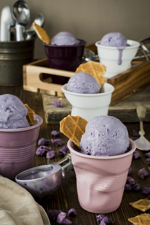 Violette crème glacée. Fleurs de saveur délicate