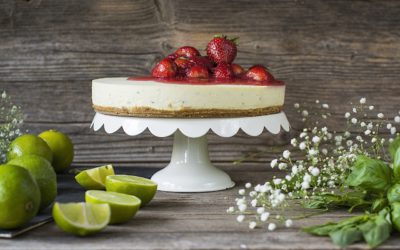 Cheese cake without oven Basil with lime and strawberries