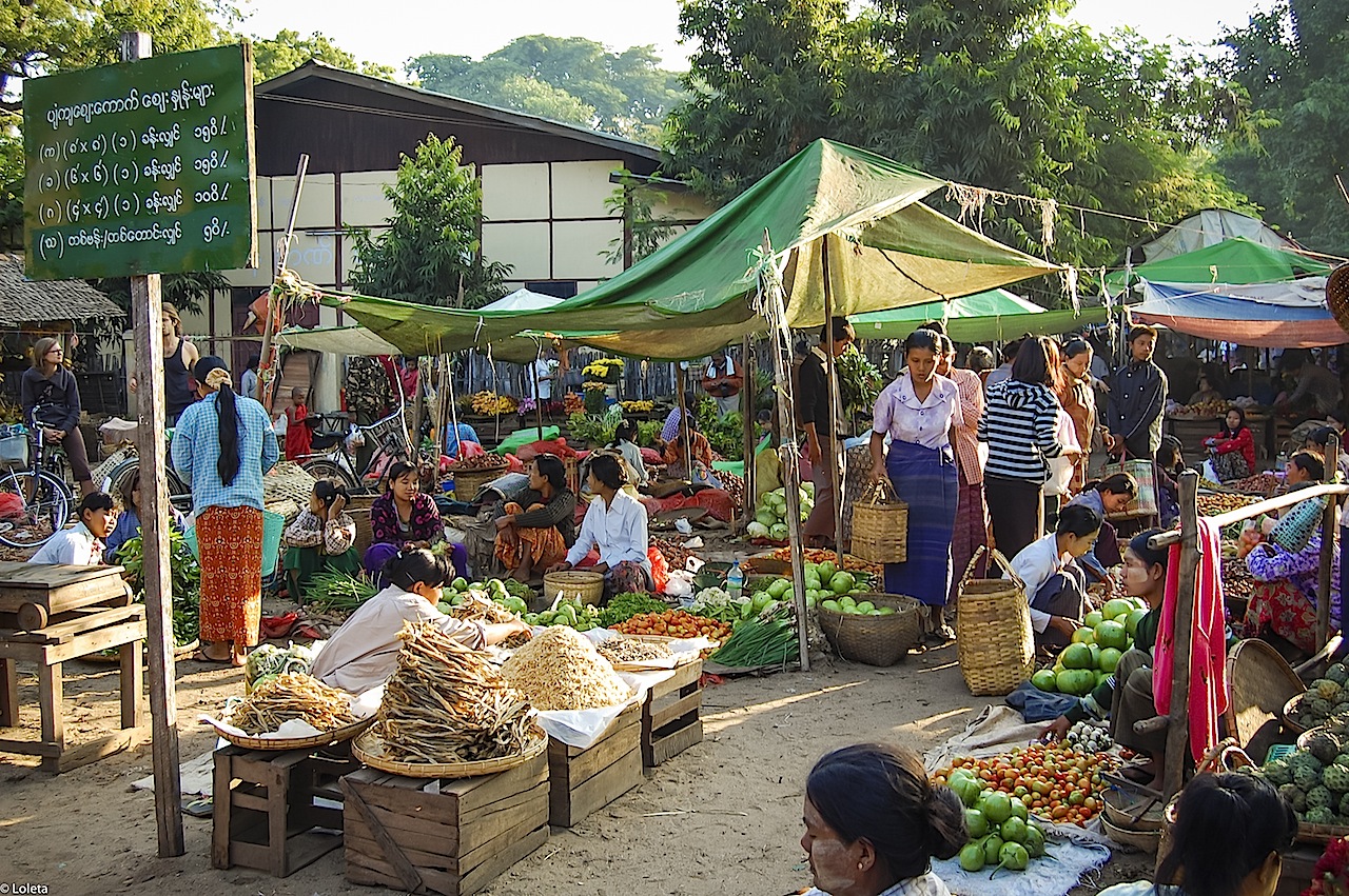 Village market scene, Mani Sithu Market in Nyaung-U village, Bagan