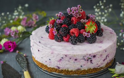 Blackberries and lemon cheesecake. Cheesecake without oven