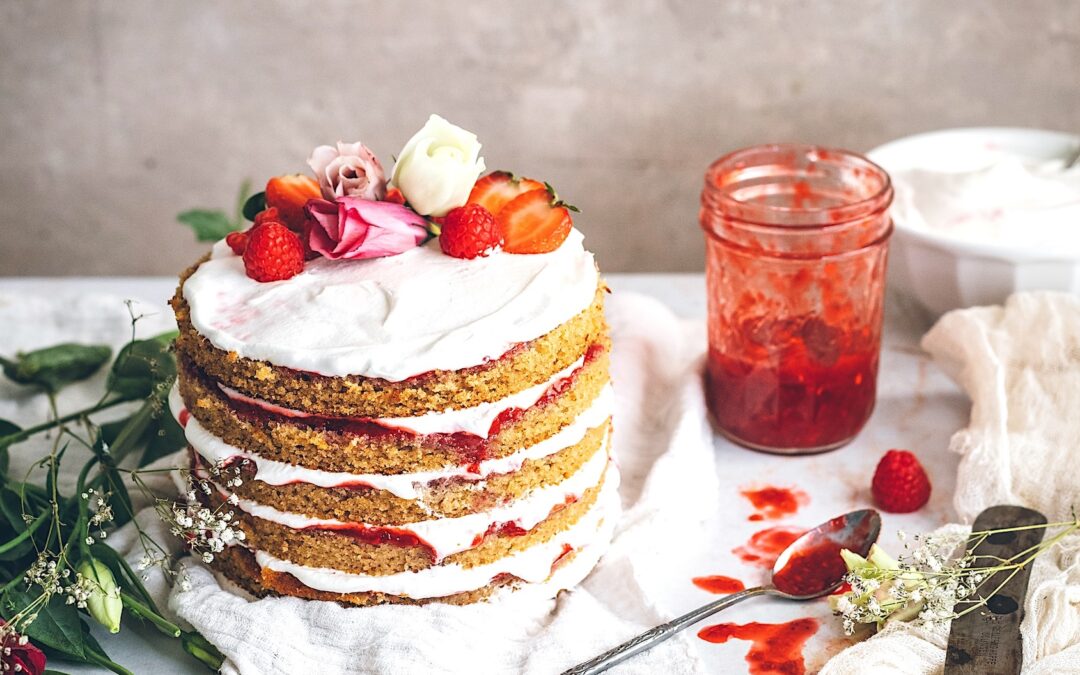 Strawberry shortcake with cream, gluten-free and lactose-free